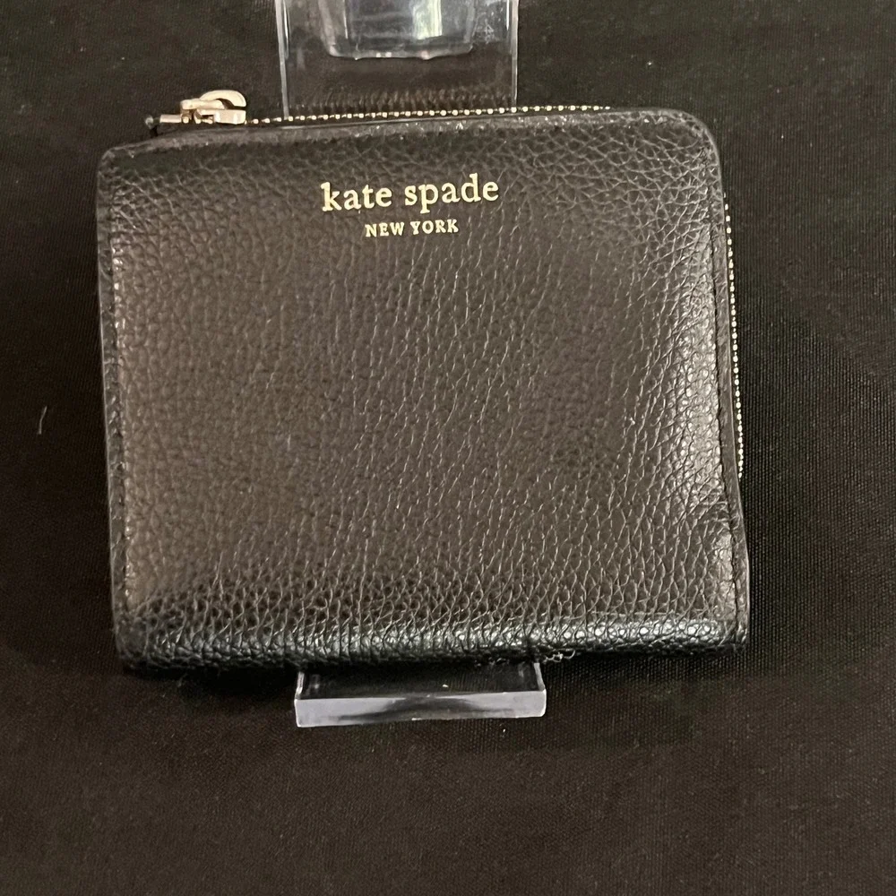Kate Spade New York Eva Black Pebbled Leather Small Bifold Wallet ID Window Pink